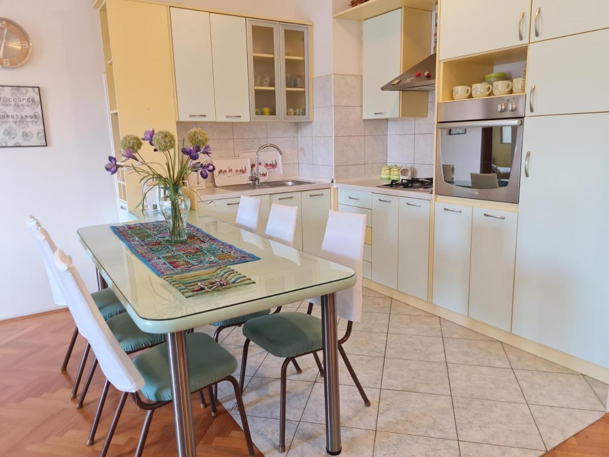 Apartment Silva, 50M From Beach Makarska Eksteriør billede