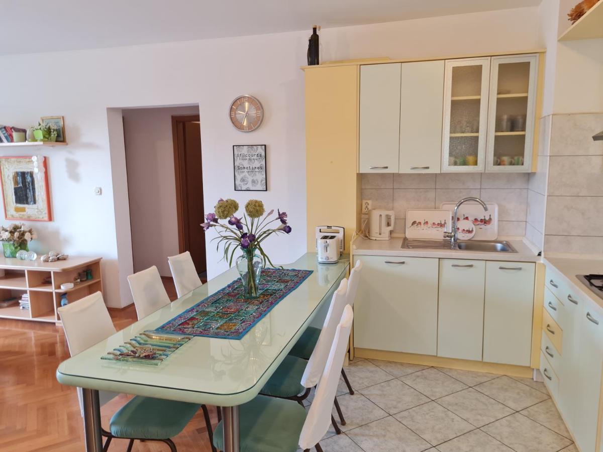Apartment Silva, 50M From Beach Makarska Eksteriør billede